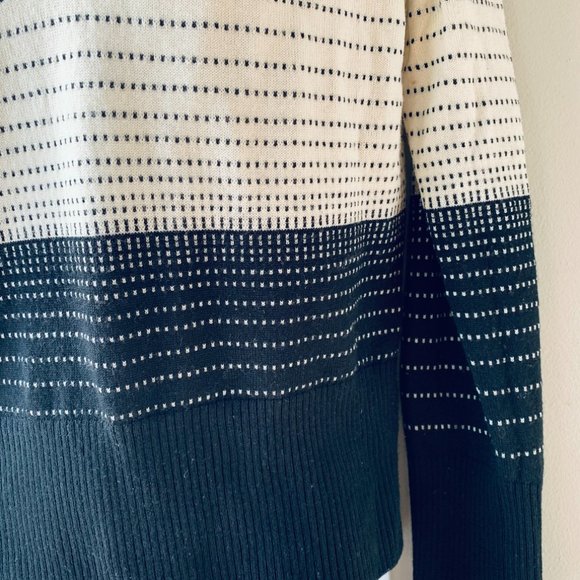 BANANA REPUBLIC merino wool sweater with brooch M - Picture 5 of 10